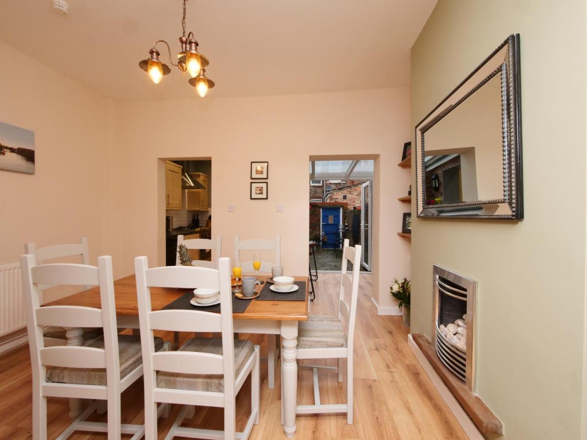 The River Walk House Йорк Екстер'єр фото